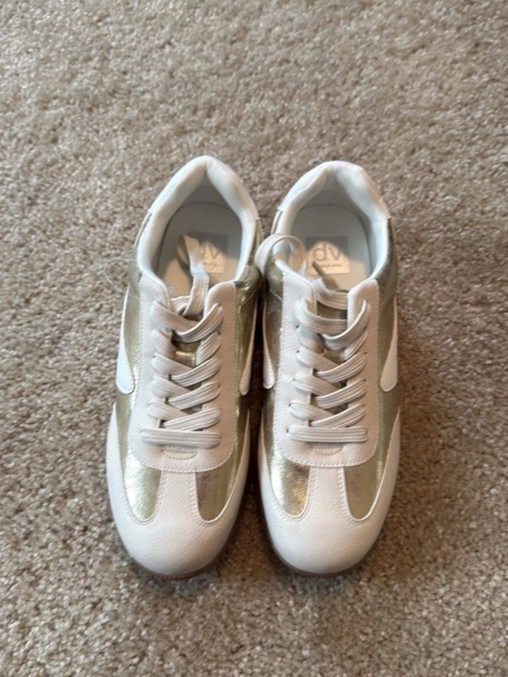 Dolce Vita quantum metallic Gold White Sneakers shoe low top laces size 8.5 - Picture 2 of 5